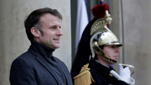 Macron reunir&aacute; el martes a partidos dispuestos a formar un "gobierno de inter&eacute;s general" en Francia