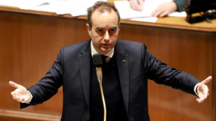 Les syndicats ressortent d&eacute;&ccedil;us de Matignon, Macron appelle &agrave; "la fermet&eacute;"