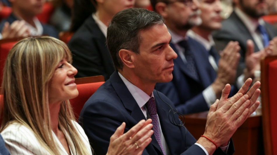 Un juez espa&ntilde;ol env&iacute;a a juicio a la mujer de Pedro S&aacute;nchez y le retira el pasaporte