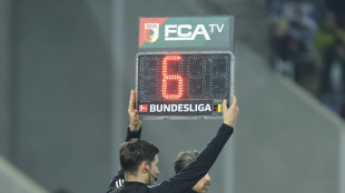 Nachspielzeit wird in Stadien k&uuml;nftig angezeigt