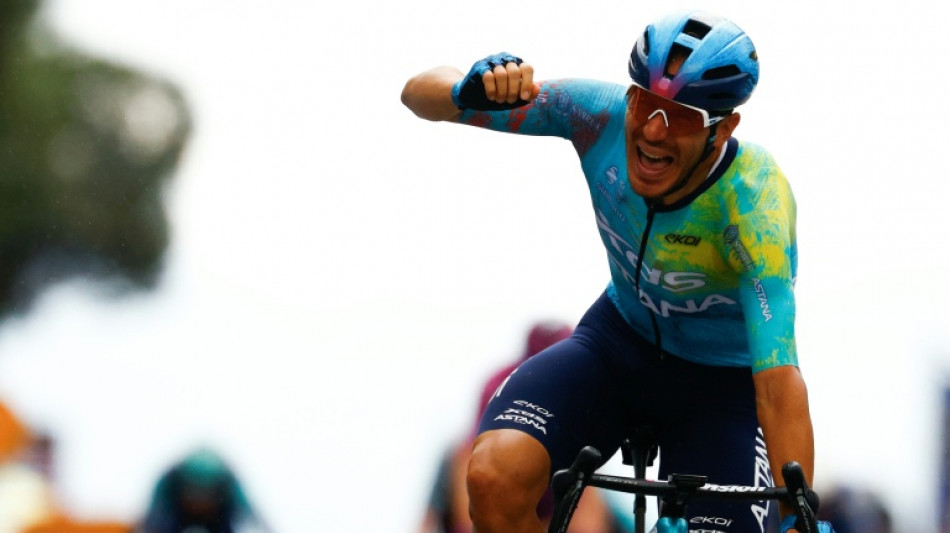 Tour d'Italie: Ballerini dans un jeu de quilles