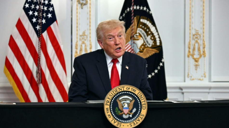 Trump adverte que espa&ccedil;o a&eacute;reo da Venezuela deve ser considerado 'fechado'