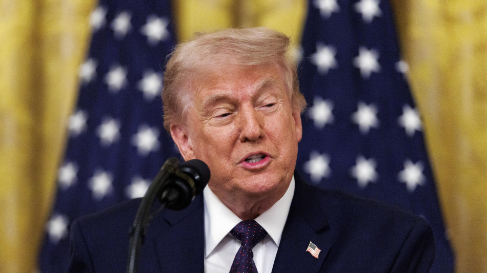 Media, 'Trump prepara nuovi attacchi all'Iran'