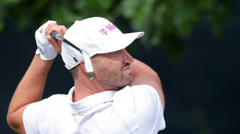 Clark leads by three as US Open second round begins