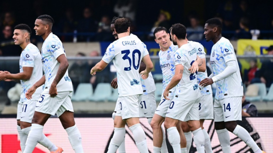 Inter de Milão vence Verona e encosta no líder Napoli