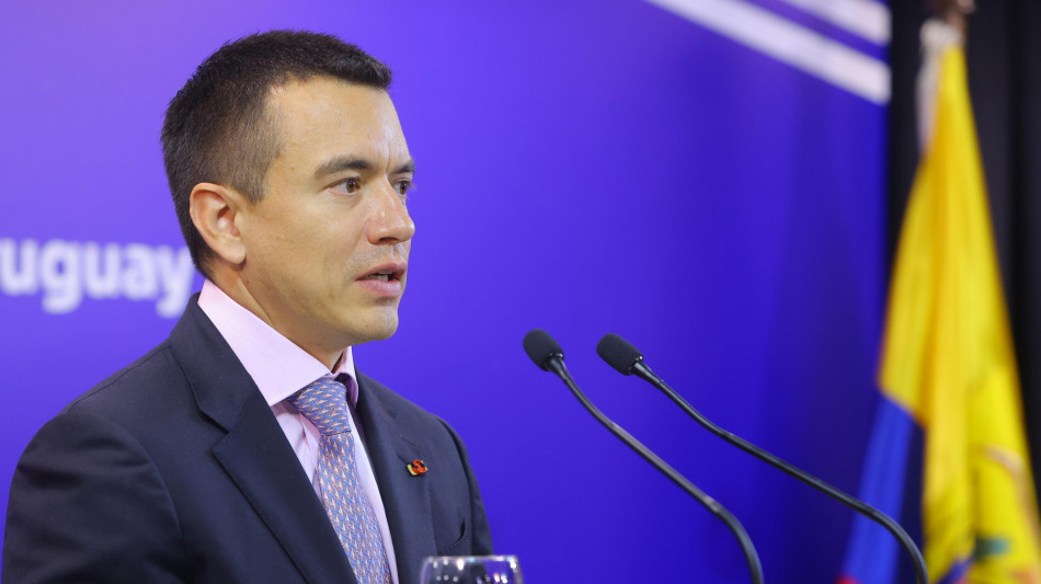 Presidente Ecuador, 'hanno tentato di avvelenarmi'