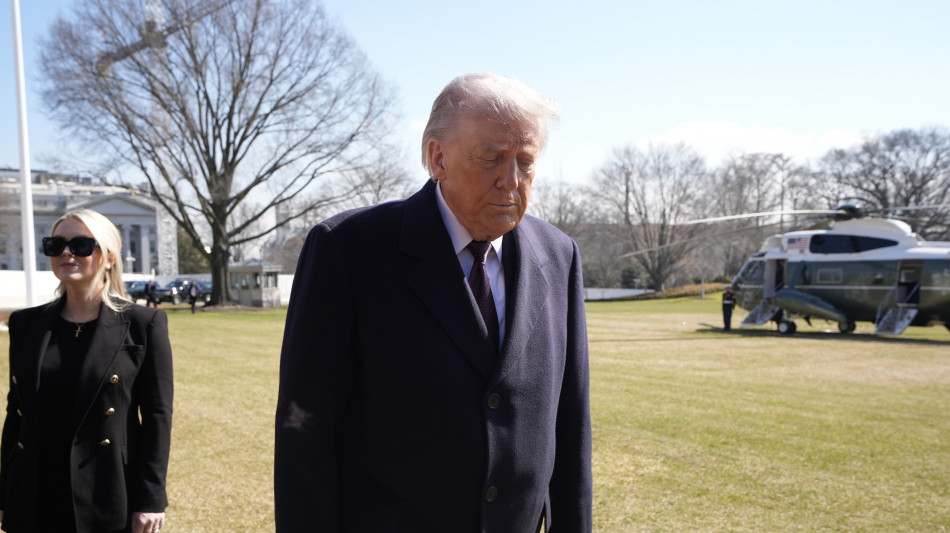 Trump, sto valutando un'acquisizione amichevole di Cuba