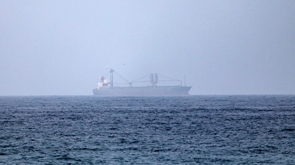 Media Iran, esplosioni vicino all'isola di Kharg e vicino a Hormuz