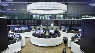Borsa: l'Europa chiude negativa, resta la lente su Hormuz
