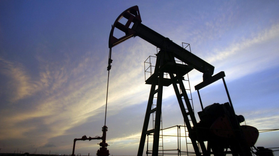Il petrolio chiude in rialzo a New York a 76,97 dollari