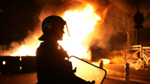 Fran&ccedil;a se prepara para nova noite de dist&uacute;rbios por morte de jovem baleado