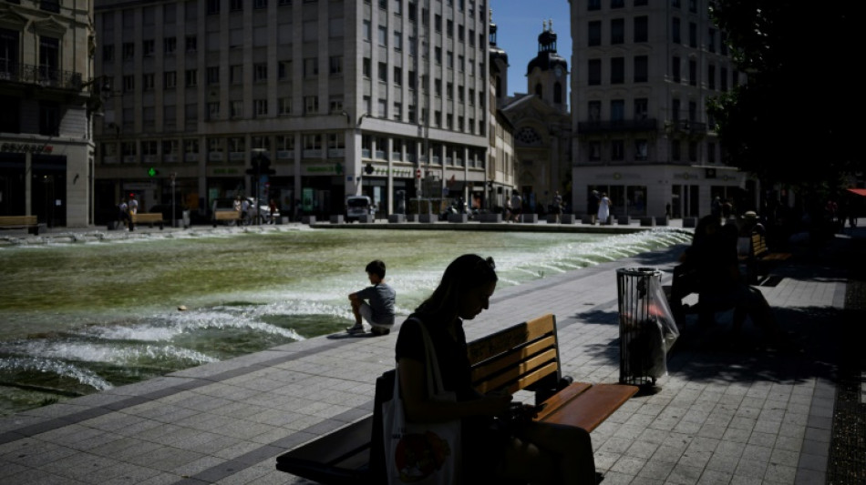 French government to hold crisis meeting as heatwave mounts