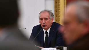 Bayrou, sous le feu des critiques, rencontre Macron pour acc&eacute;l&eacute;rer la formation de son gouvernement 