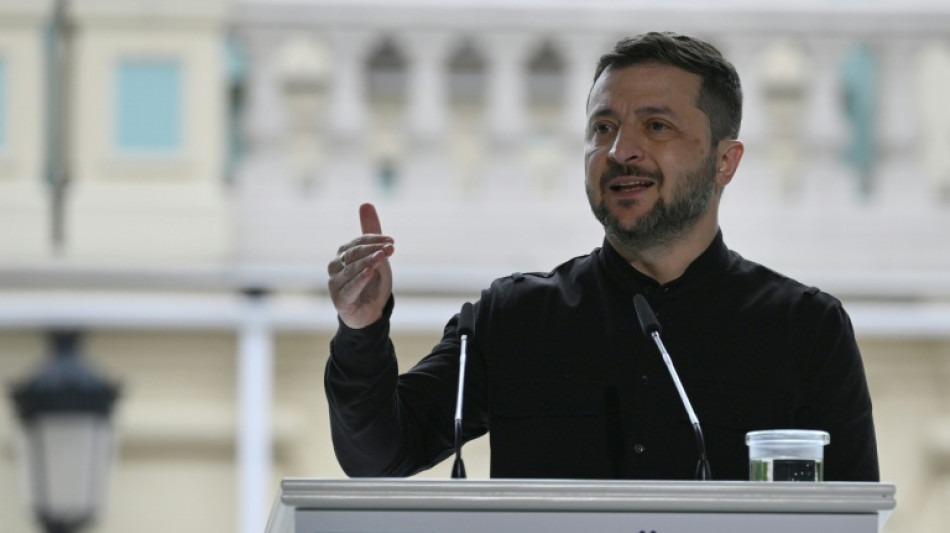 Ukraine: Zelensky appelle a renforcer la pression sur Poutine après les frappes mortelles
