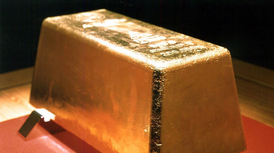 Prezzo oro in calo, Spot scambiato a 4.214 dollari