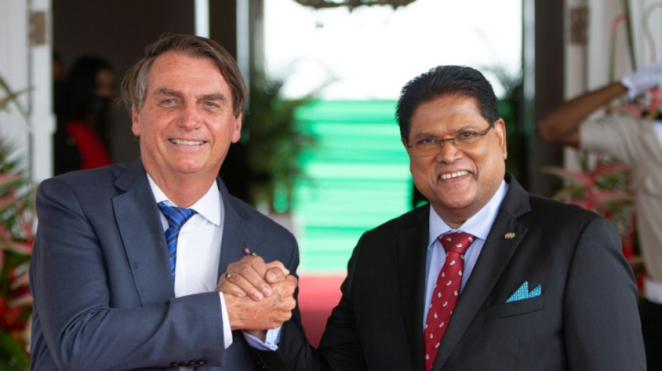Bolsonaro regresa a Brasil por la muerte de su madre
