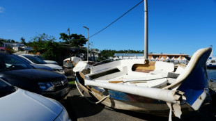 À Mayotte, les déchets du cyclone Chido empoisonnent toujours l'île