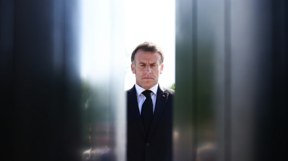 Macron, l'heure des derni&egrave;res fois pour d&eacute;fendre son bilan et m&eacute;nager l'avenir