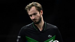 Masters 1000 de Paris: agac&eacute; par le public, Medvedev chute d'entr&eacute;e