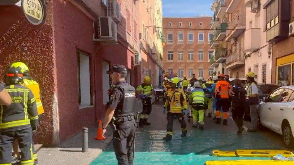 Hallan un segundo cadáver entre los escombros del bar que explotó en Madrid
