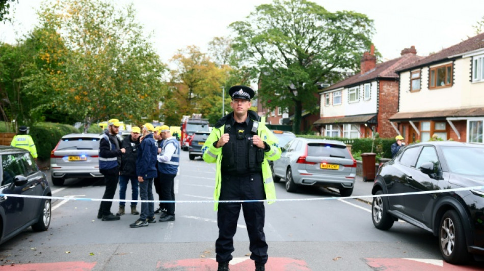 Polizei: Mehrere Verletzte bei Angriff vor Synagoge in Manchester