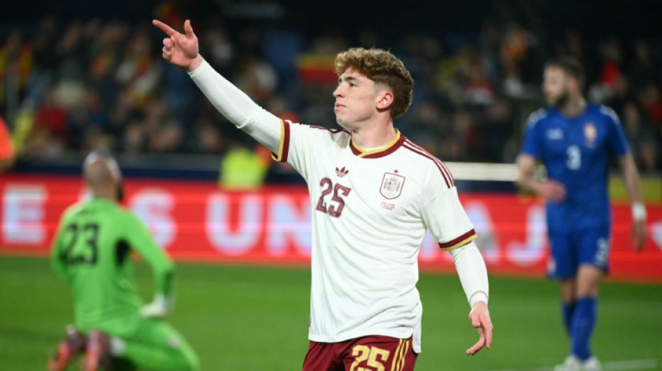 Liverpool agree deal to sign Spain forward Munoz from Osasuna