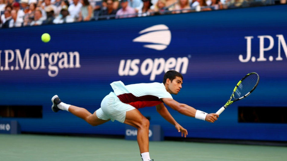 Alcaraz into US Open last 32 