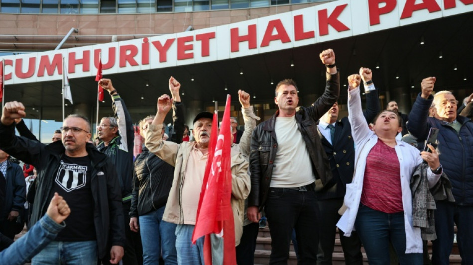 Turquie: la justice suspend la direction du principal parti d'opposition