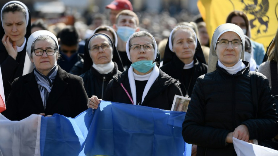 El papa Francisco lamenta los "r&iacute;os de sangre" en Ucrania y pide corredores humanitarios