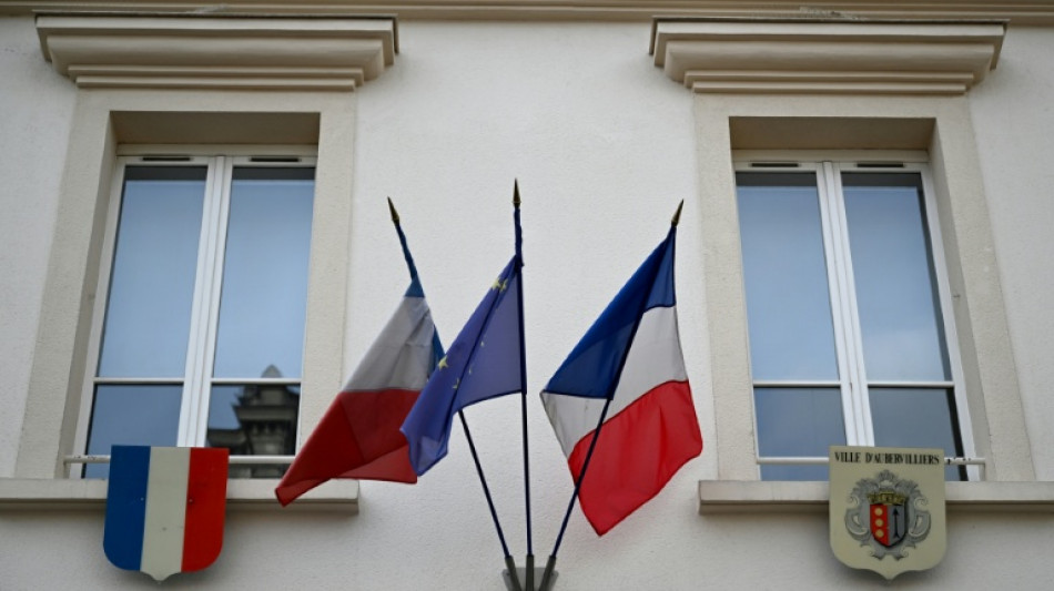 Several French far-right mayors take down EU flags