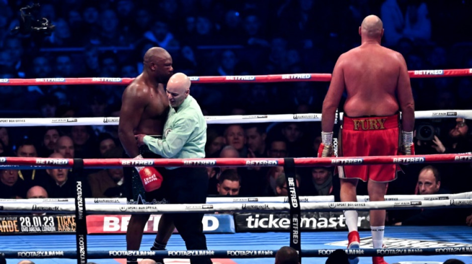 Fury stops Chisora to retain WBC heavyweight title