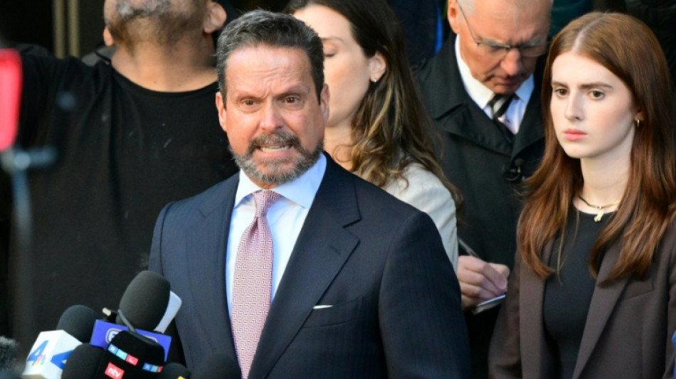 Adiada a audi&ecirc;ncia do filho do cineasta Rob Reiner, acusado de matar os pais