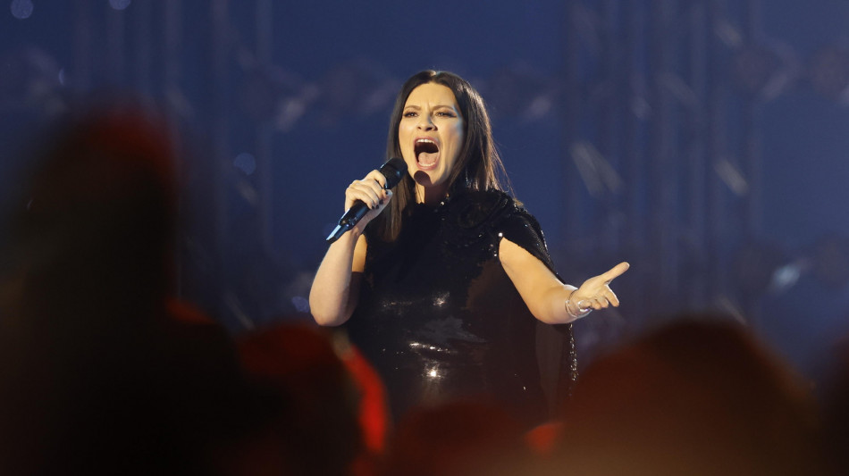 Duemila fan al raduno del club di Laura Pausini a Faenza