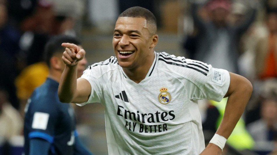 Foot: apr&egrave;s avoir "touch&eacute; le fond", Mbapp&eacute; se relance vers les sommets