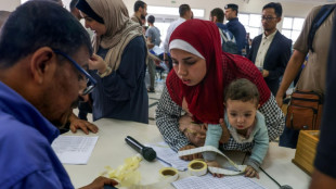 Salen m&aacute;s extranjeros de Gaza y el n&uacute;mero de v&iacute;ctimas de los bombardeos sigue aumentando