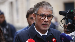 Lecornu, far&ograve; di tutto per dare alla Francia un bilancio