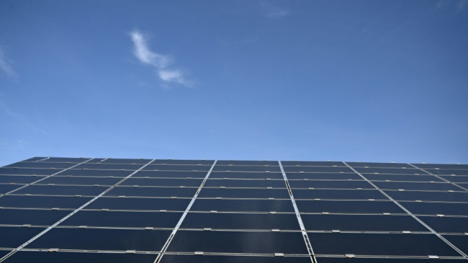 Energies: &eacute;lan des renouvelables, pic possible du p&eacute;trole "vers 2030", selon l'AIE