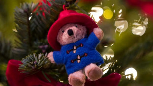 Dos hombres, condenados por dañar una estatua del oso Paddington en Inglaterra