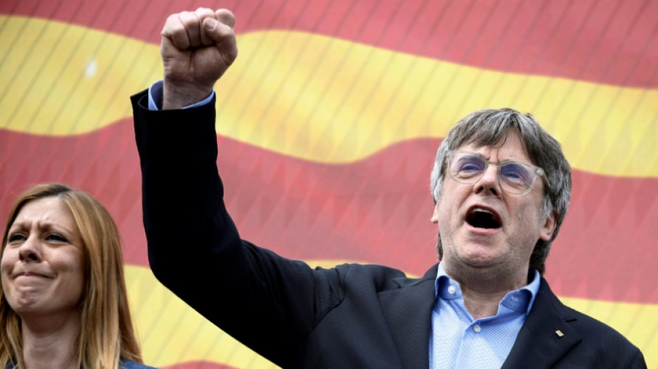 Investidura del nuevo presidente catal&aacute;n, opacada por el regreso del independentista Puigdemont