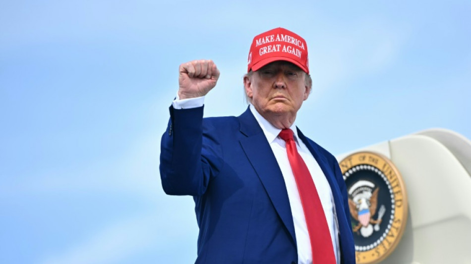 Golf und Zölle: Trump reist am Freitag nach Schottland