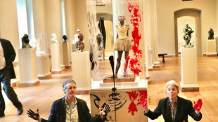 Etats-Unis: deux militants écologistes inculpés après une action contre une statue de Degas