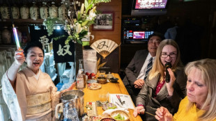 L'univers cach&eacute; des "snack-bars" japonais s'ouvre aux touristes
