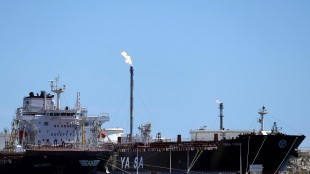 Il petrolio cede il 7%, il Wti sotto i 90 dollari