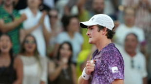 Jo&atilde;o Fonseca vence de virada e vai enfrentar Djokovic na 3&ordf; rodada de Roland Garros