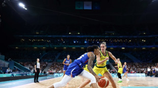 Basket: premier accroc pour les Bleues, battues par l'Australie