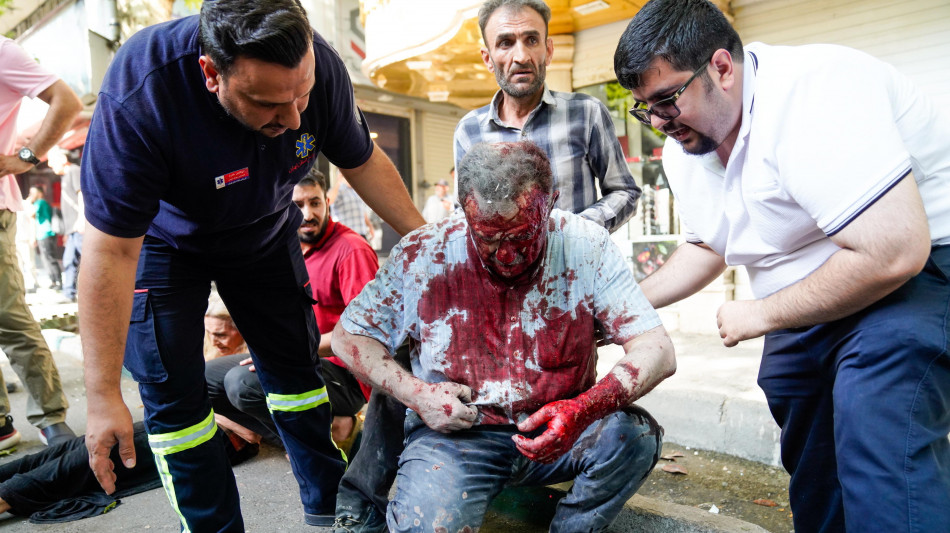 Iran, almeno 224 uccisi nei raid israeliani da venerdì