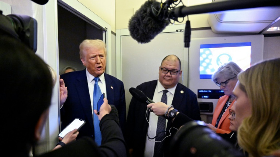Ukraine: Zelensky re&ccedil;oit l'&eacute;missaire am&eacute;ricain, Trump enfonce le clou