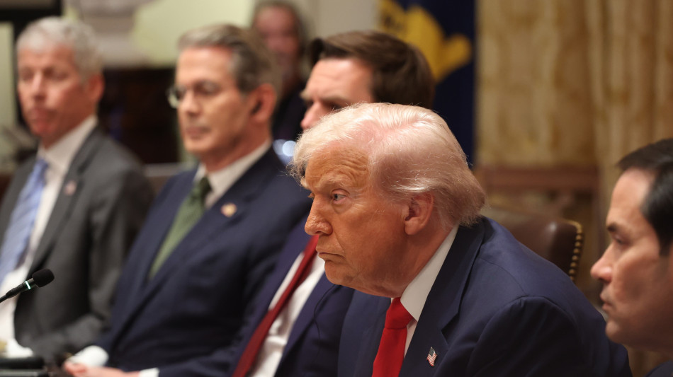 Trump avverte la Cina, valuto rottura su olio da cucina
