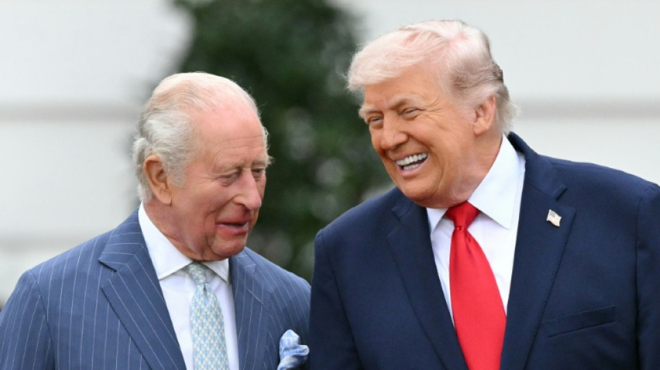 Aux c&ocirc;t&eacute;s de Charles, Trump succombe &agrave; son "faible" pour la monarchie