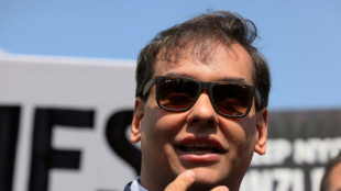 Excongresista de EEUU George Santos sale libre después de que Trump conmutara su sentencia